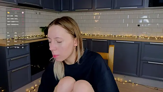 Snapshot of BlondeKelly chatting on May 25, 2026, 4:06 pm BlondeKelly online show from May 25, 2026, 4:06 pm