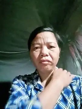 Snapshot of Elfledaa chatting on June 20, 2026, 10:04 pm Elfledaa online show from June 20, 2026, 10:04 pm