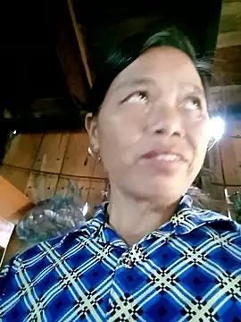 Snapshot of Elfledaa chatting on June 23, 2026, 3:37 am Elfledaa online show from June 23, 2026, 3:37 am