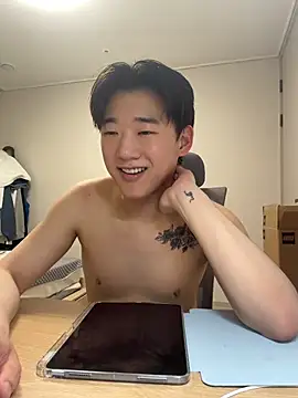 Snapshot of k-kinky chatting on June 16, 2026, 5:57 pm k-kinky online show from June 16, 2026, 5:57 pm