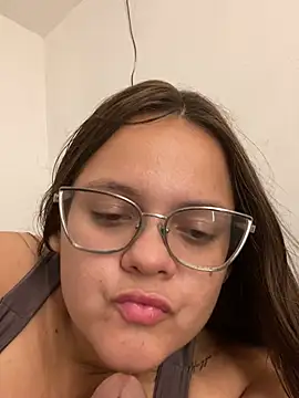 Snapshot of Laryssinha_69 chatting on June 21, 2026, 1:44 am Laryssinha 69 online show from June 21, 2026, 1:44 am