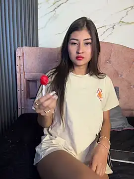 Snapshot of Aylin-fire chatting on May 25, 2026, 6:50 pm Aylin-fire online show from May 25, 2026, 6:50 pm