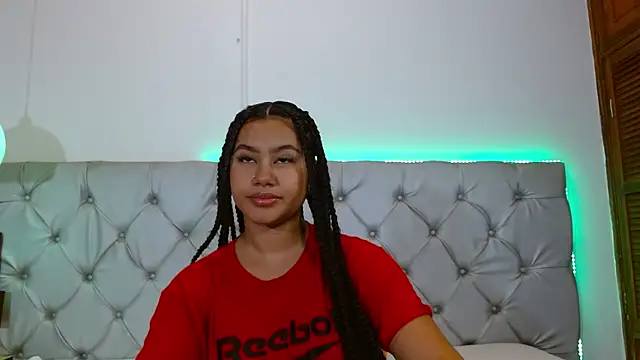 Snapshot of NoiraVale chatting on May 29, 2026, 7:09 pm NoiraVale online show from May 29, 2026, 7:09 pm