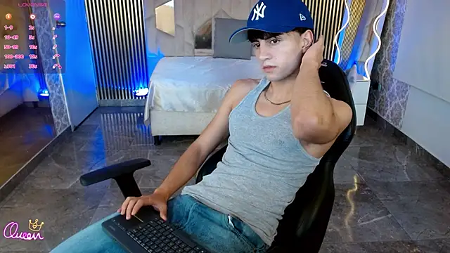 Snapshot of Kyler_tay chatting on July 21, 2026, 11:55 am Kyler tay online show from July 21, 2026, 11:55 am