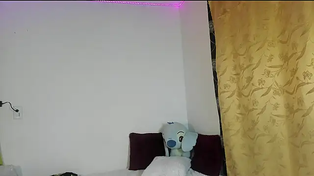 Snapshot of michdan1 chatting on May 29, 2026, 1:11 am michdan1 online show from May 29, 2026, 1:11 am