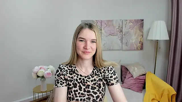 Snapshot of RoxyReignn chatting on May 30, 2026, 10:15 pm RoxyReignn online show from May 30, 2026, 10:15 pm
