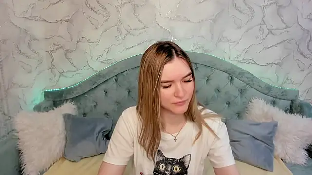 Snapshot of RoxyReignn chatting on May 27, 2026, 11:34 pm RoxyReignn online show from May 27, 2026, 11:34 pm
