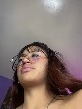 Snapshot of Leyla_collinss_ chatting on July 14, 2026, 2:05 am Leyla collinss online show from July 14, 2026, 2:05 am