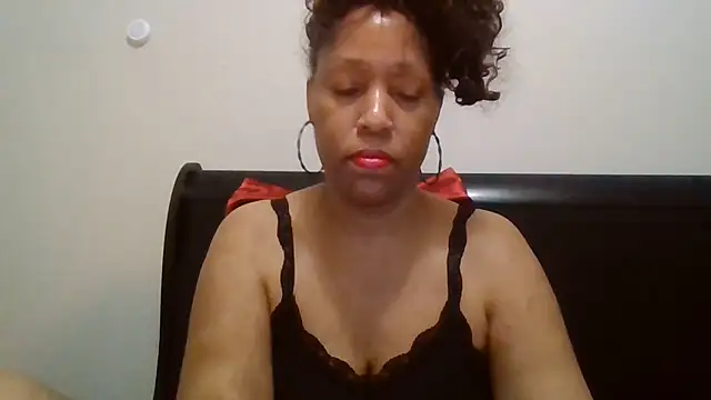 Snapshot of MsDeeLive chatting on May 27, 2026, 4:31 am MsDeeLive online show from May 27, 2026, 4:31 am