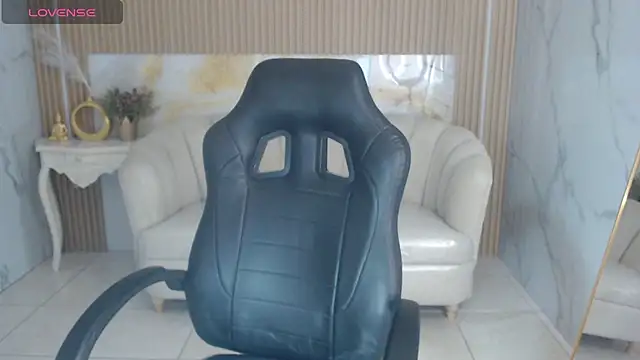 Snapshot of isabeau_s chatting on July 30, 2026, 2:05 pm isabeau s online show from July 30, 2026, 2:05 pm