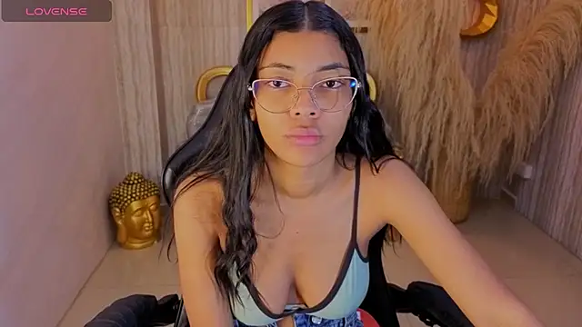 Snapshot of valentina_gomez_s chatting on July 3, 2026, 12:33 pm valentina gomez s online show from July 3, 2026, 12:33 pm