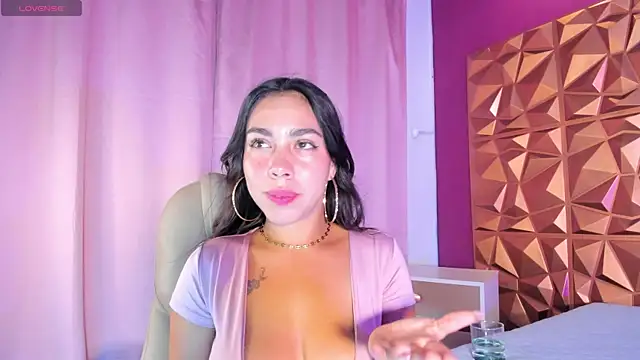 Mailynbusty online show from July 17, 2026, 1:08 pm