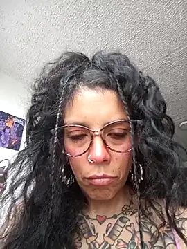 Snapshot of SweetVenomMilf chatting on June 5, 2026, 12:00 pm SweetVenomMilf online show from June 5, 2026, 12:00 pm