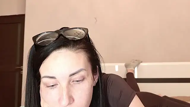 BouncySweety online show from December 13, 2025, 8:04 pm