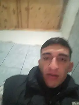 enzobb69 online show from June 8, 2026, 4:24 am