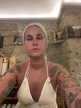Sofia beee online show from June 30, 2026, 7:58 pm