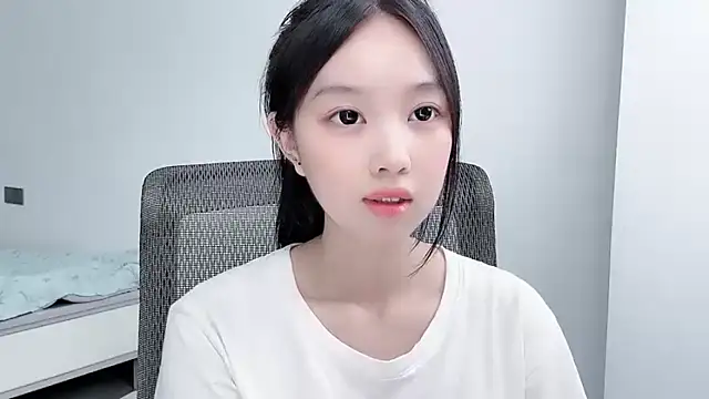Yoyo33355 online show from July 14, 2026, 11:16 am