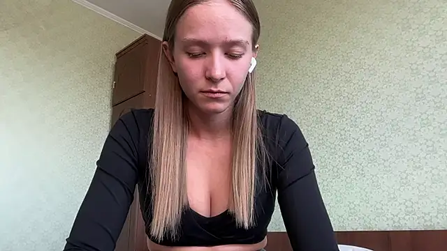 Snapshot of DanikaMory chatting on July 12, 2026, 12:39 pm DanikaMory online show from July 12, 2026, 12:39 pm