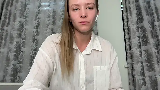 Snapshot of DanikaMory chatting on June 24, 2026, 2:04 pm DanikaMory online show from June 24, 2026, 2:04 pm