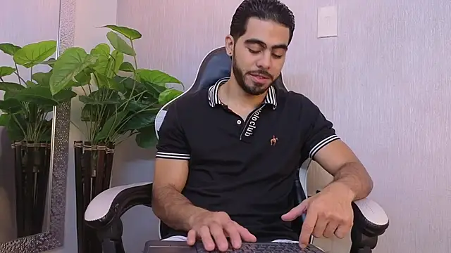 Snapshot of Jadiel_Stone chatting on July 20, 2026, 12:40 pm Jadiel Stone online show from July 20, 2026, 12:40 pm