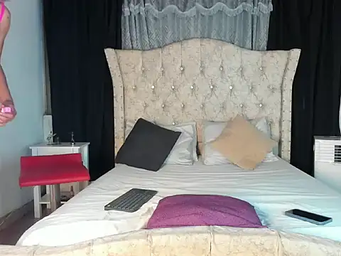 Snapshot of aura_sterling chatting on June 8, 2026, 11:00 am aura sterling online show from June 8, 2026, 11:00 am