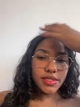 Snapshot of IamBlackmoon chatting on June 17, 2026, 7:46 pm IamBlackmoon online show from June 17, 2026, 7:46 pm