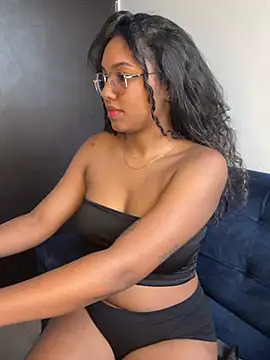 Snapshot of IamBlackmoon chatting on July 3, 2026, 8:04 pm IamBlackmoon online show from July 3, 2026, 8:04 pm