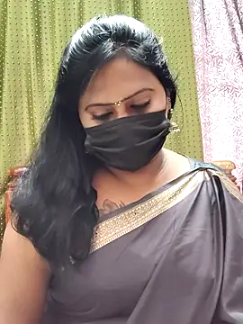 Snapshot of Meera_mia chatting on July 5, 2026, 5:14 am Meera mia online show from July 5, 2026, 5:14 am