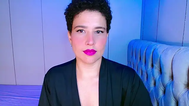 luasecret21 online show from May 27, 2026, 1:51 pm