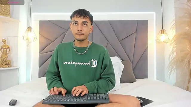 Snapshot of LiamBlake_ chatting on June 24, 2026, 5:17 am LiamBlake online show from June 24, 2026, 5:17 am