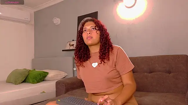 Snapshot of AmeliaLaurent_ chatting on June 25, 2026, 11:54 pm AmeliaLaurent online show from June 25, 2026, 11:54 pm