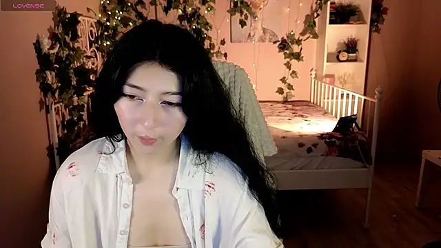 Snapshot of Vanessa_LimX chatting on June 18, 2026, 12:32 pm Vanessa LimX online show from June 18, 2026, 12:32 pm