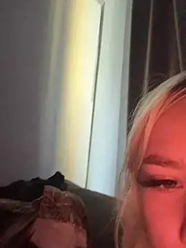 lisacryss3 online show from June 30, 2026, 12:43 am