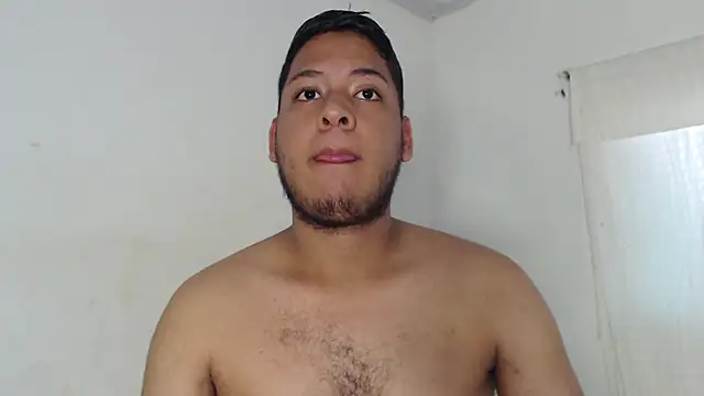 Snapshot of nicolas_cr1 chatting on May 27, 2026, 7:43 pm nicolas cr1 online show from May 27, 2026, 7:43 pm