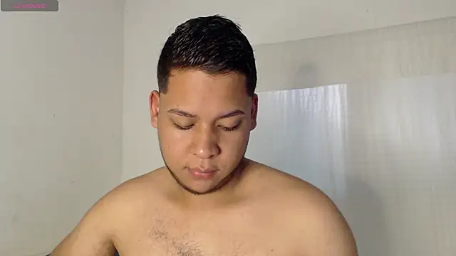 Snapshot of nicolas_cr1 chatting on June 4, 2026, 7:40 pm nicolas cr1 online show from June 4, 2026, 7:40 pm