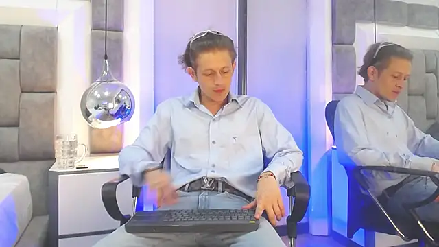 AnthonyStone  online show from May 30, 2026, 6:57 pm
