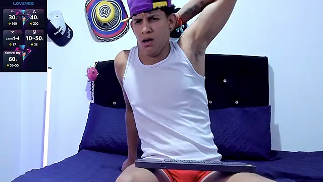 Snapshot of theo_bigcock_ chatting on May 28, 2026, 10:59 pm theo bigcock online show from May 28, 2026, 10:59 pm