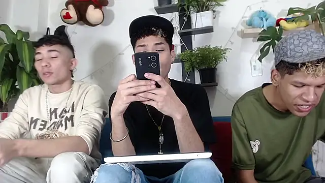 STRANGER BOYS online show from May 30, 2026, 10:15 pm