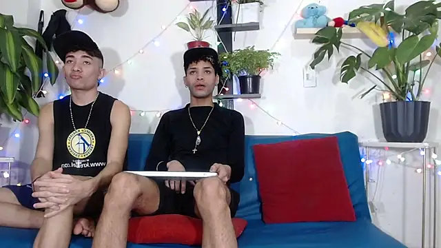 STRANGER BOYS online show from May 31, 2026, 5:19 pm