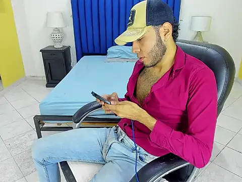 Snapshot of Paul_Douglas chatting on June 1, 2026, 10:59 am Paul Douglas online show from June 1, 2026, 10:59 am