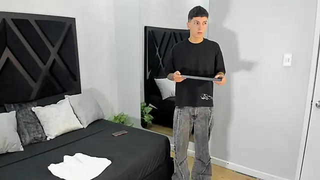 Gian Rossi online show from June 30, 2026, 11:32 am