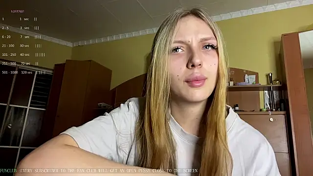 xXMelanieseXx online show from June 16, 2026, 4:51 pm