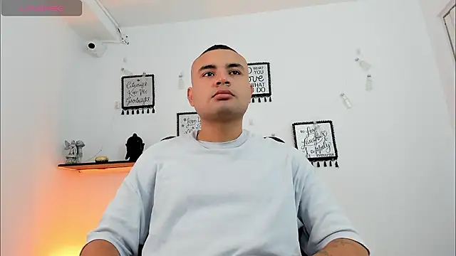 Snapshot of DamianBlazze chatting on May 31, 2026, 12:22 pm DamianBlazze online show from May 31, 2026, 12:22 pm