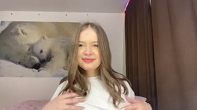 StefiMoon online show from June 3, 2026, 1:23 pm