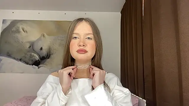 StefiMoon online show from May 27, 2026, 1:29 pm