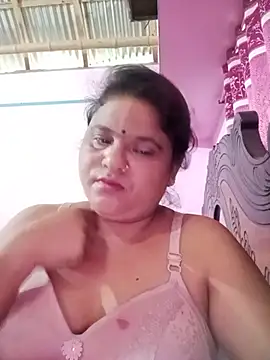 Snapshot of Maya_Vabi chatting on June 5, 2026, 4:39 am Maya Vabi online show from June 5, 2026, 4:39 am