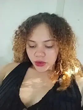 Snapshot of RoouseSiren chatting on June 1, 2026, 8:30 pm RoouseSiren online show from June 1, 2026, 8:30 pm