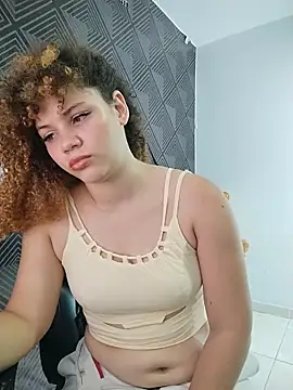 Snapshot of RoouseSiren chatting on June 22, 2026, 8:17 pm RoouseSiren online show from June 22, 2026, 8:17 pm