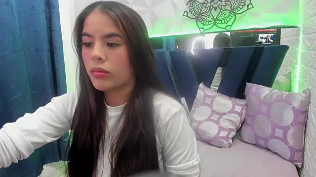  natasha love  online show from May 28, 2026, 3:47 am