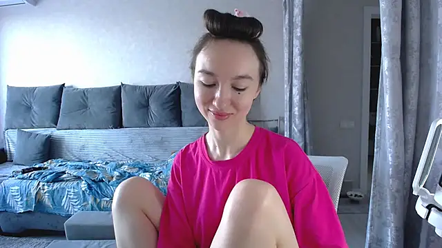 Maryana Ro online show from October 21, 2025, 7:52 am